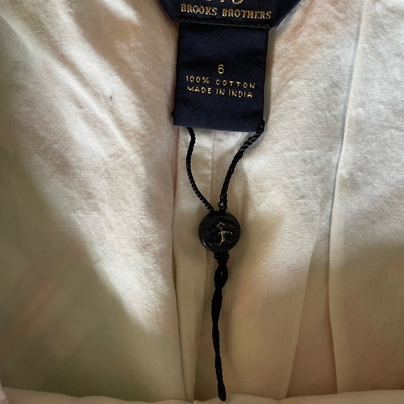 Knee length quilted Ladies skirt. Size 6 - Picture 2 of 2